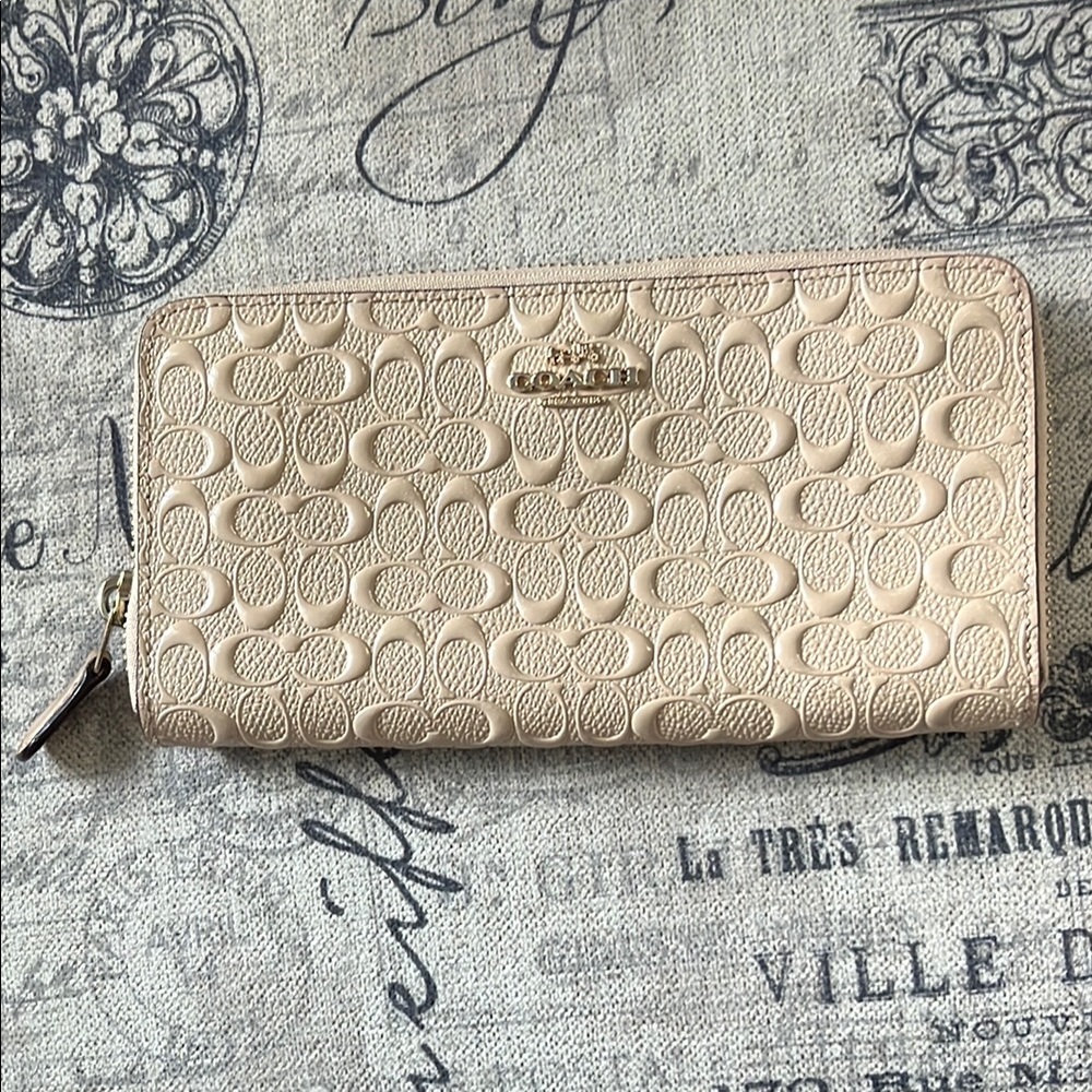 Coach Pebbled Leather Zip Wallet - Light Beige